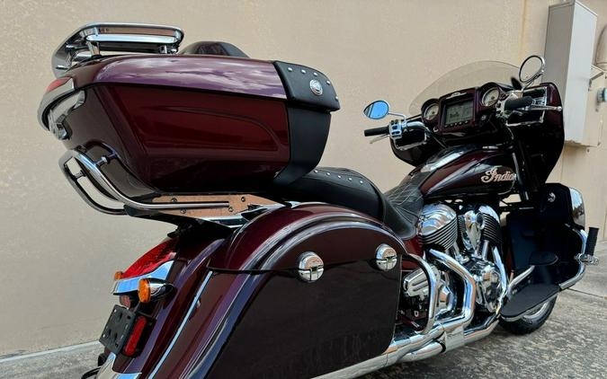 2021 Indian Motorcycle® Roadmaster® Maroon Metallic/Crimson Metallic