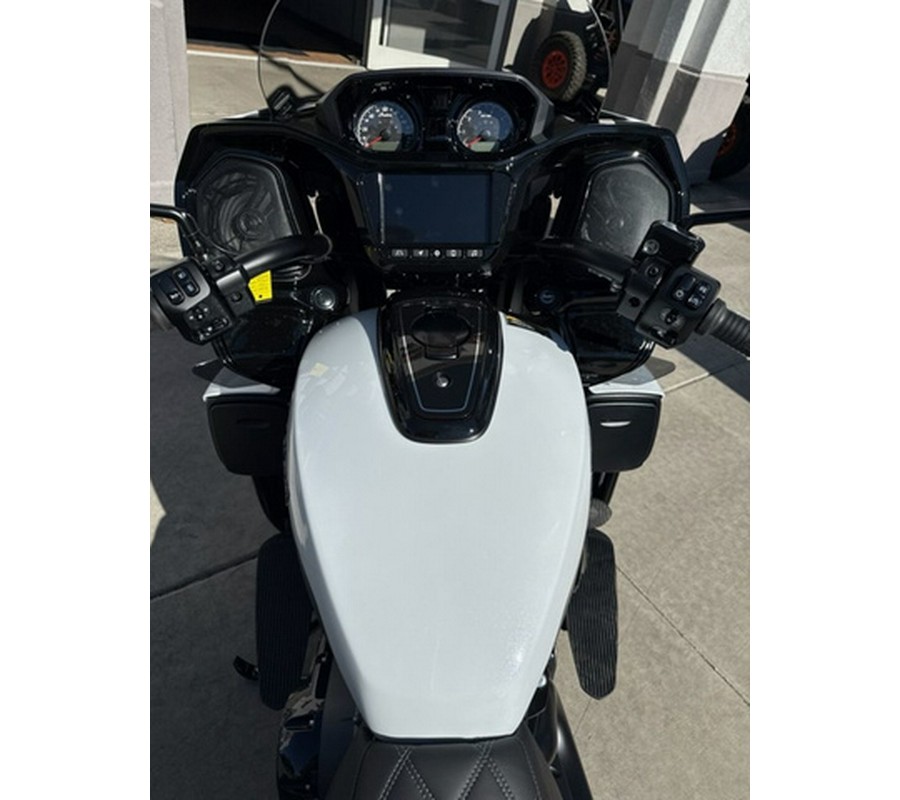 2025 Indian Pursuit Dark Horse 112 w/PowerBand Audio Ghost W