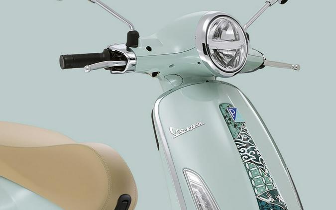 2025 Vespa Primavera 150 Batik