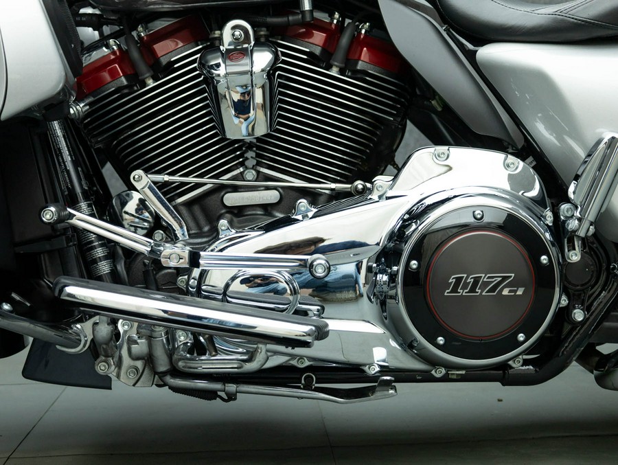 2019 HARLEY DAVIDSON FLHXSE CVO STREET GLIDE W/ABS