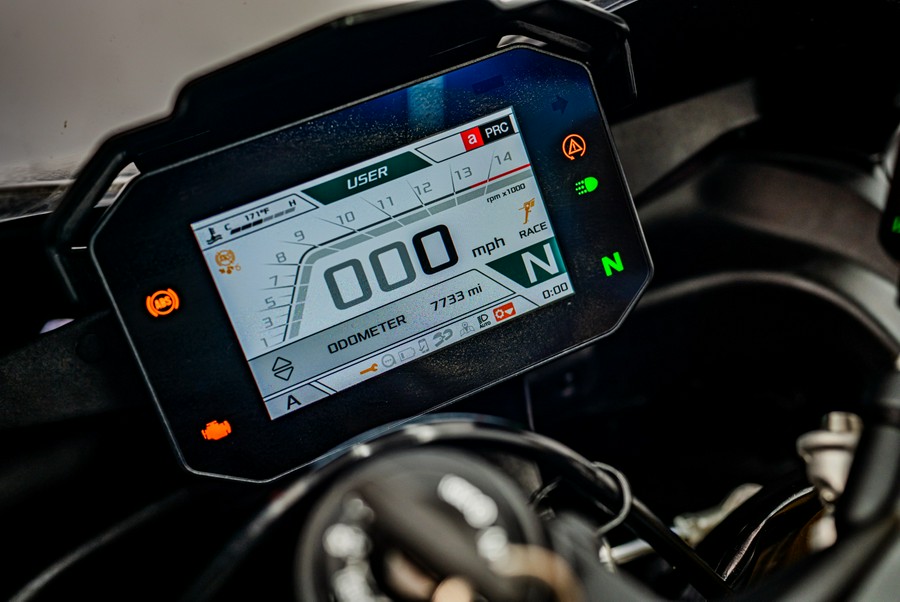 2023 Aprilia RSV4 1100