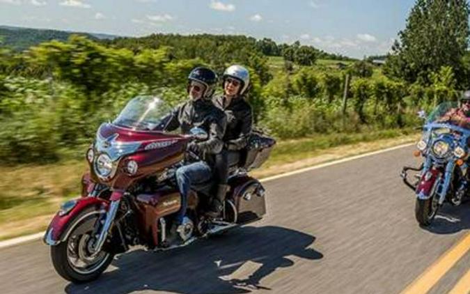 2022 Indian Motorcycle® Roadmaster® Maroon Metallic/Crimson Metallic