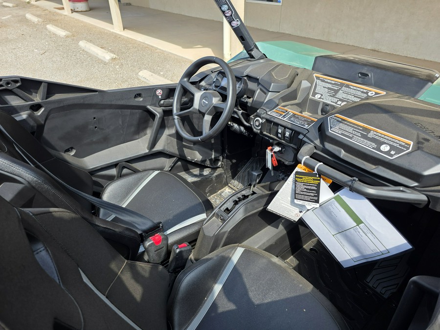 2025 Can-Am Commander MAX DPS 700