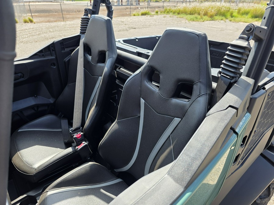 2025 Can-Am Commander MAX DPS 700