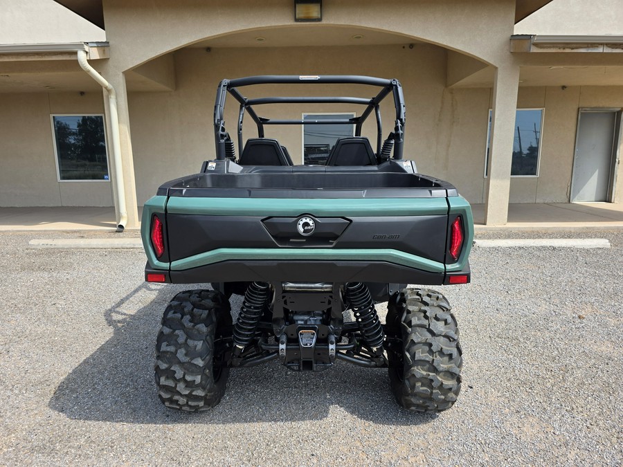 2025 Can-Am Commander MAX DPS 700