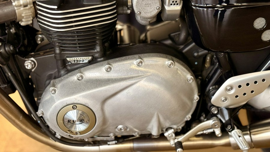 2016 Triumph Thruxton R