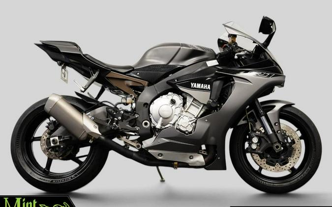2016 Yamaha YZF-R1