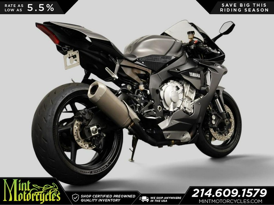 2016 Yamaha YZF-R1