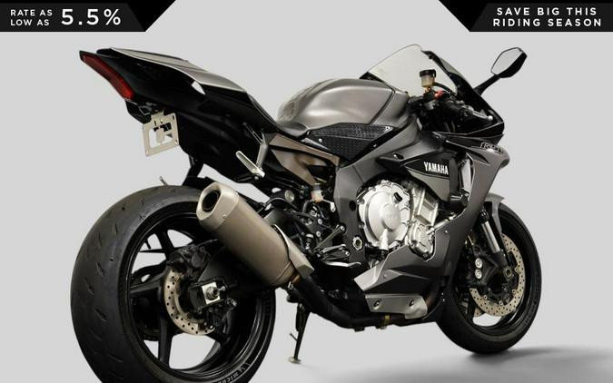 2016 Yamaha YZF-R1