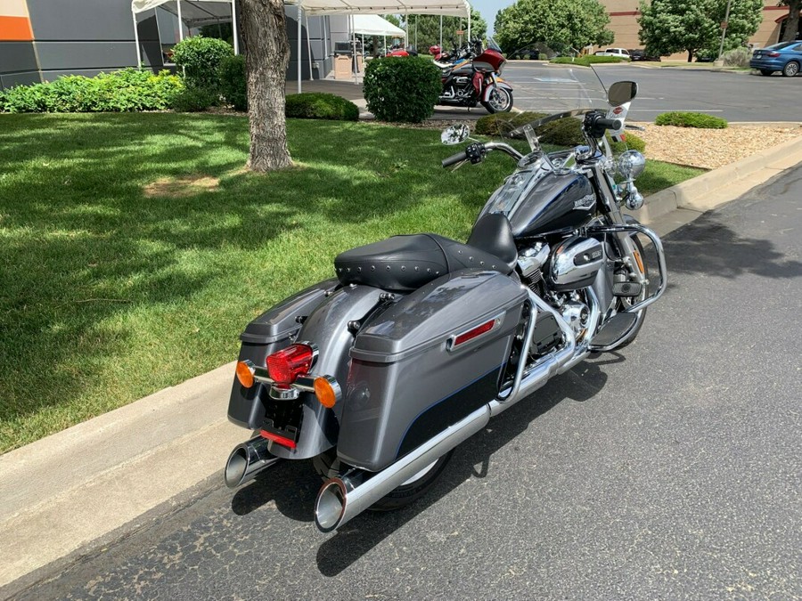 2022 Harley-Davidson Road King Gauntlet Gray Metallic/Vivid Black