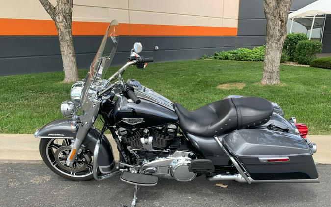 2022 Harley-Davidson Road King Gauntlet Gray Metallic/Vivid Black