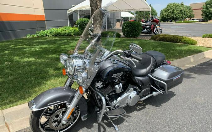 2022 Harley-Davidson Road King Gauntlet Gray Metallic/Vivid Black