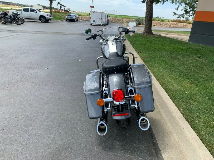 2022 Harley-Davidson Road King Gauntlet Gray Metallic/Vivid Black