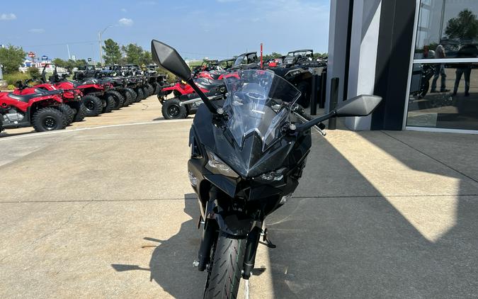 2024 Kawasaki Ninja® 500 Base