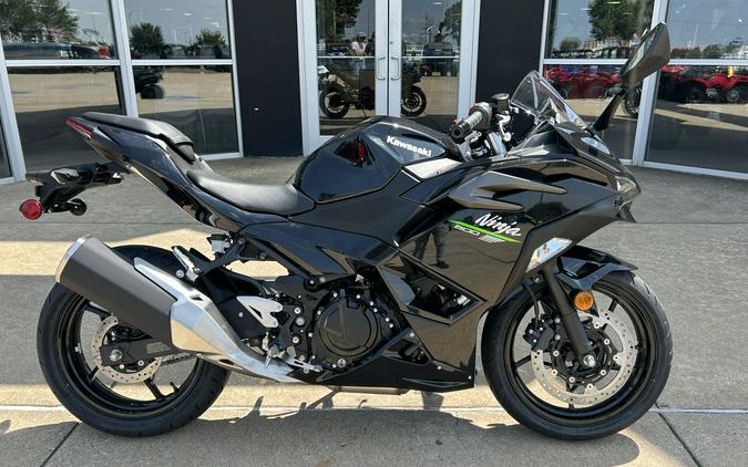 2024 Kawasaki Ninja® 500 Base