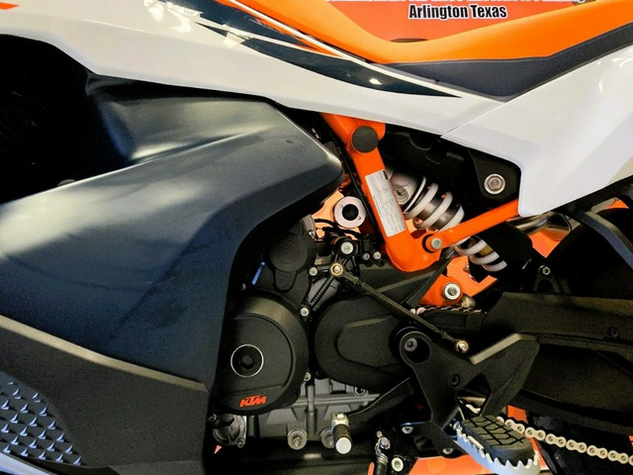 2025 KTM Adventure 890 R