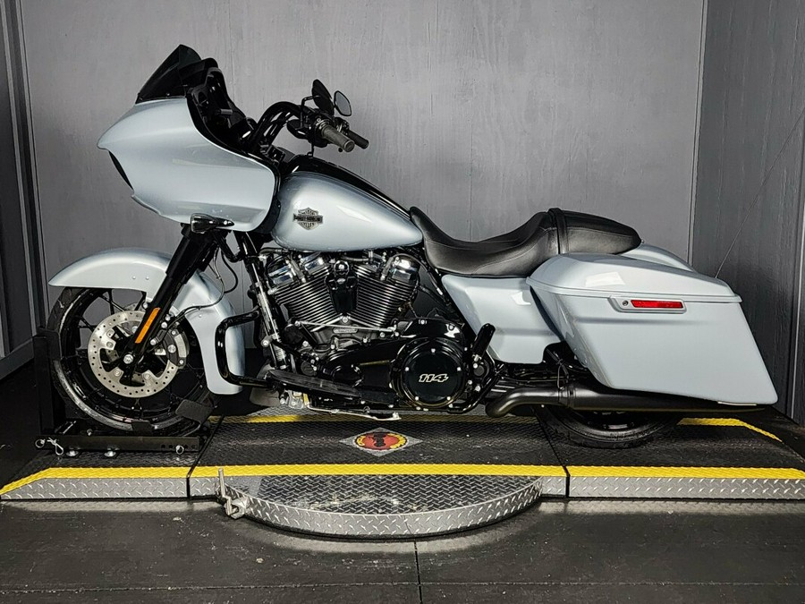 2023 Harley-Davidson Road Glide Special FLTRXS ATLAS SILVER METALLIC w/BLACK FINISH