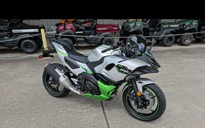 2024 Kawasaki Ninja 7 Hybrid First Look [12 Fast Facts; 40 Pics]