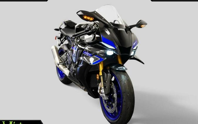 2025 Yamaha YZF-R1M