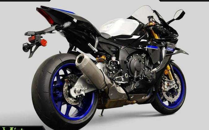 2025 Yamaha YZF-R1M
