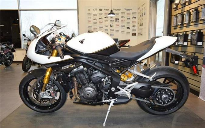 2022 Triumph Speed Triple 1200 RR Crystal White Storm Grey