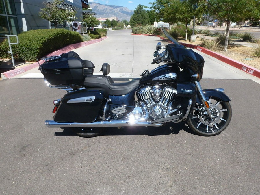 2022 Indian Motorcycle® Roadmaster® Limited Black Azure Crystal