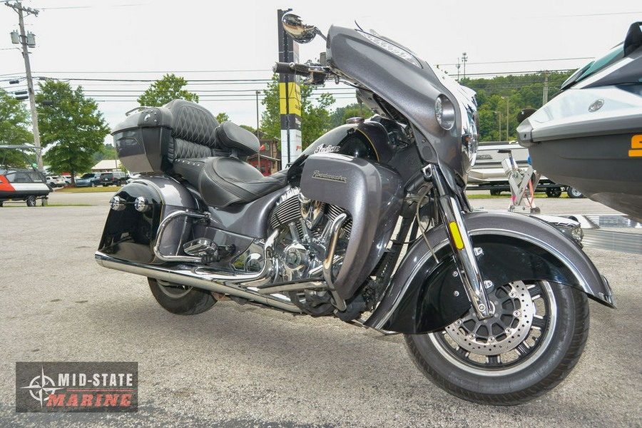 2017 Indian Motorcycle® Roadmaster® Thunder Black Over Ivory Cream