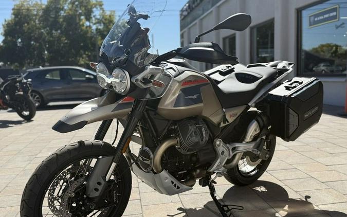 2025 Moto Guzzi V85 TT Travel