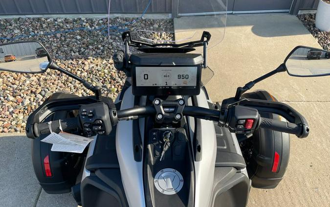 2025 Can-Am Canyon XT