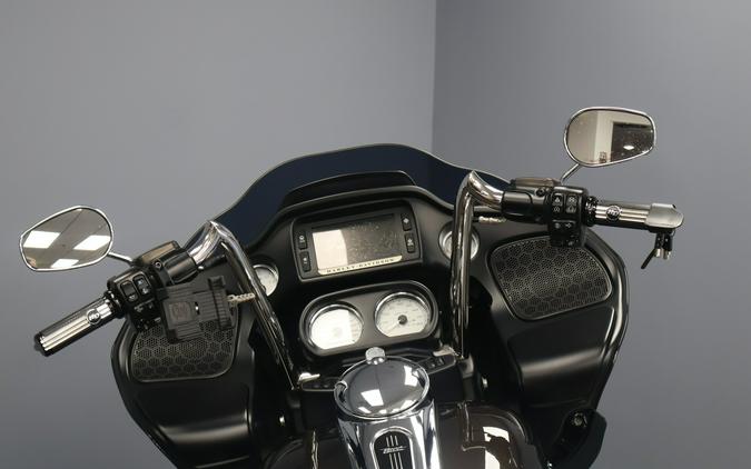 2018 Harley-Davidson® Road Glide® Sumatra Brown