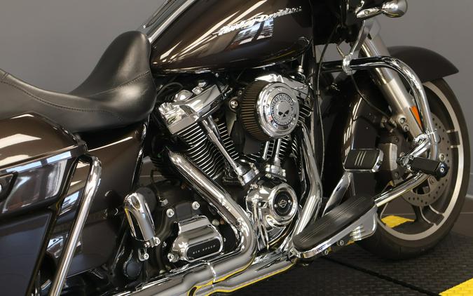 2018 Harley-Davidson® Road Glide® Sumatra Brown