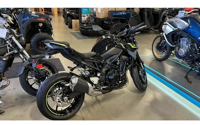 2024 Kawasaki Z900 ABS - Metallic Spark Black/Metallic Matte Dark Gray