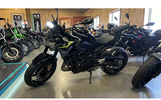 2024 Kawasaki Z900 ABS - Metallic Spark Black/Metallic Matte Dark Gray