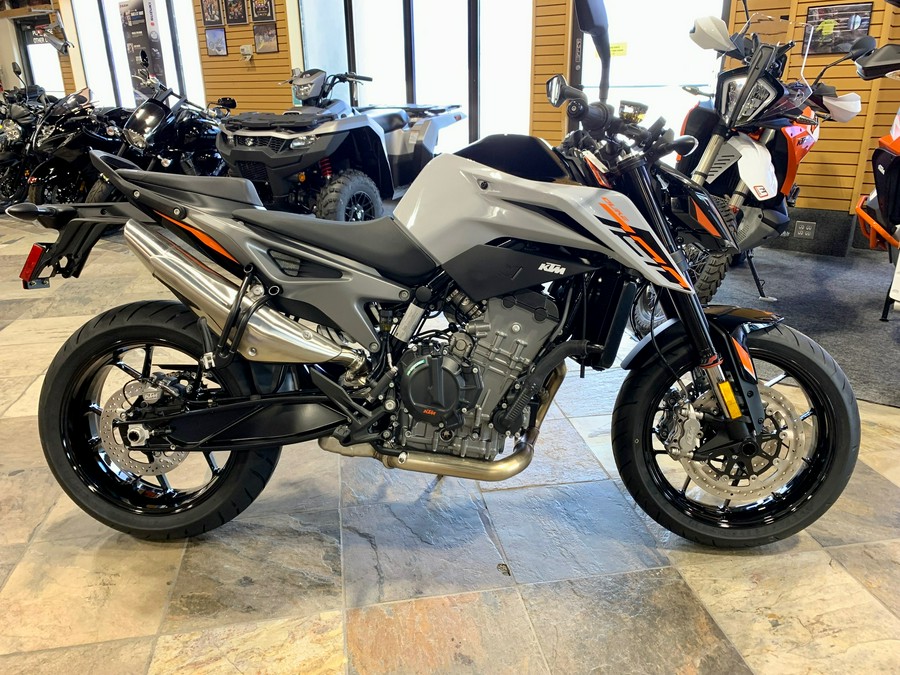 2024 KTM Duke 790