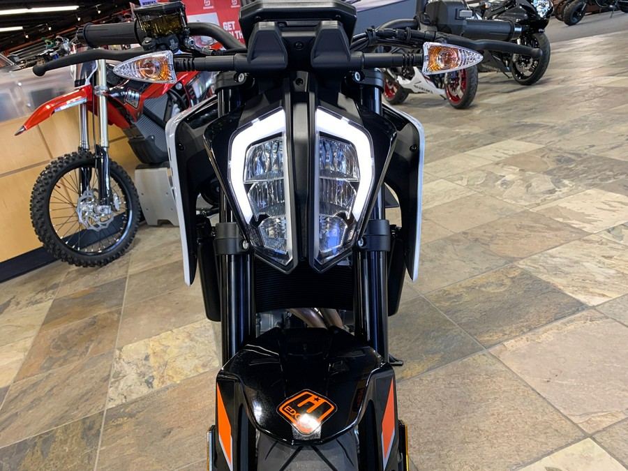 2024 KTM Duke 790