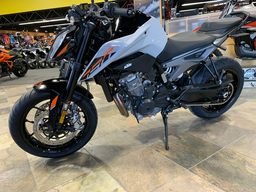 2024 KTM Duke 790