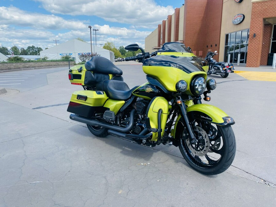 2011 Harley-Davidson Electra Glide® Ultra Classic® FLHTCU