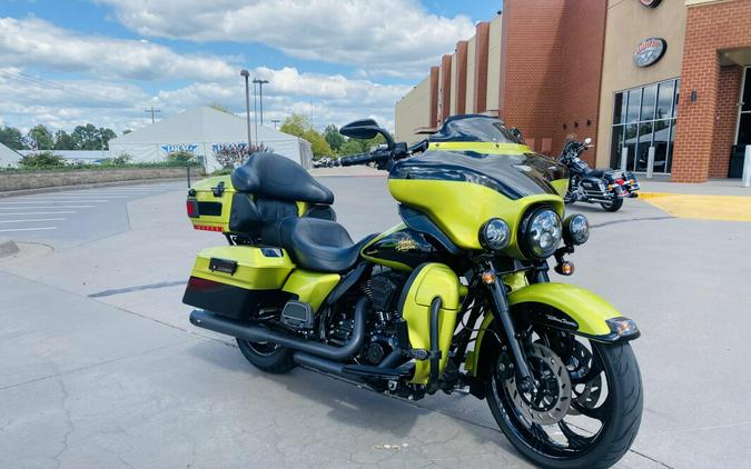 2011 Harley-Davidson Electra Glide® Ultra Classic® FLHTCU