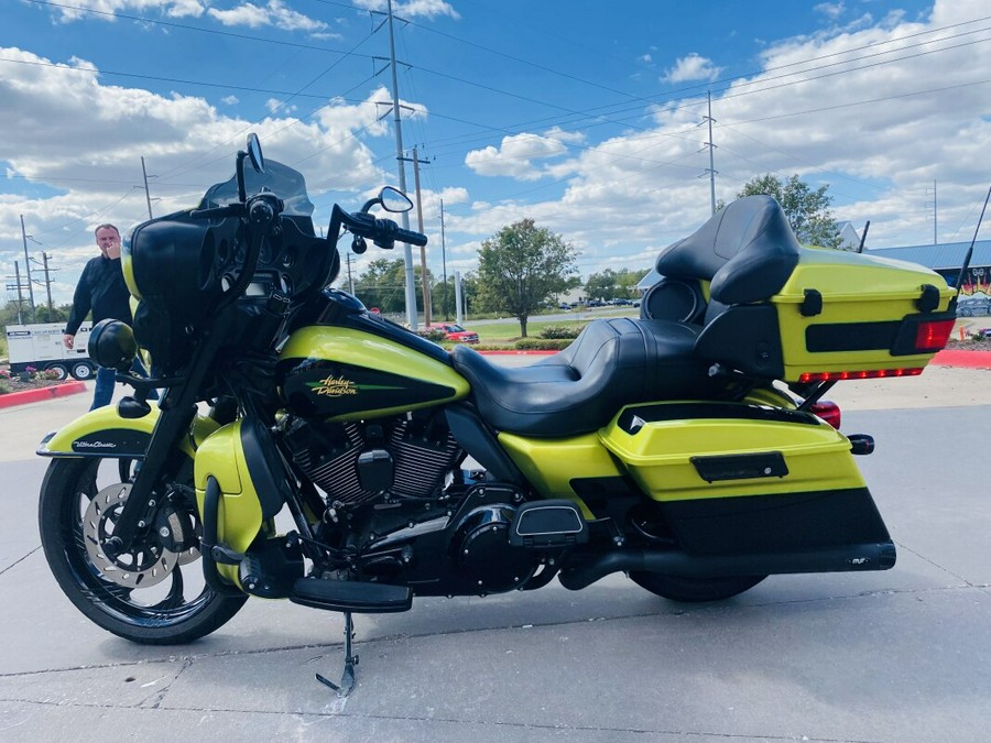 2011 Harley-Davidson Electra Glide® Ultra Classic® FLHTCU