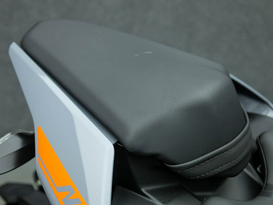 2023 CFMOTO 300NK W/ABS