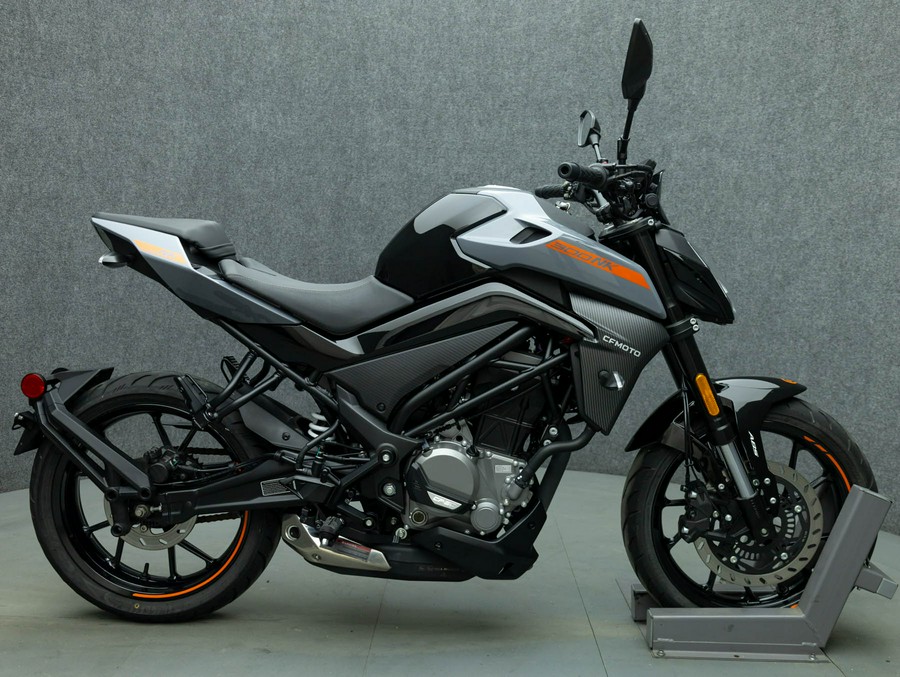 2023 CFMOTO 300NK W/ABS