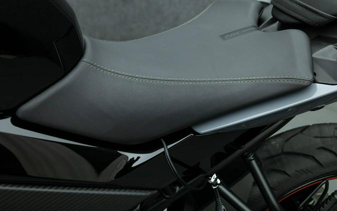 2023 CFMOTO 300NK W/ABS