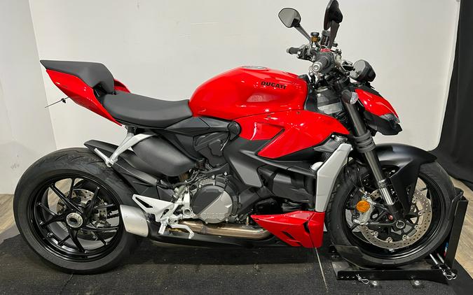 2024 Ducati Streetfighter V2