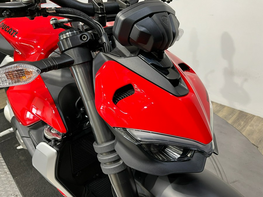 2024 Ducati Streetfighter V2