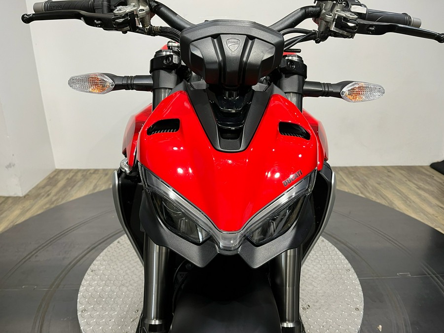 2024 Ducati Streetfighter V2
