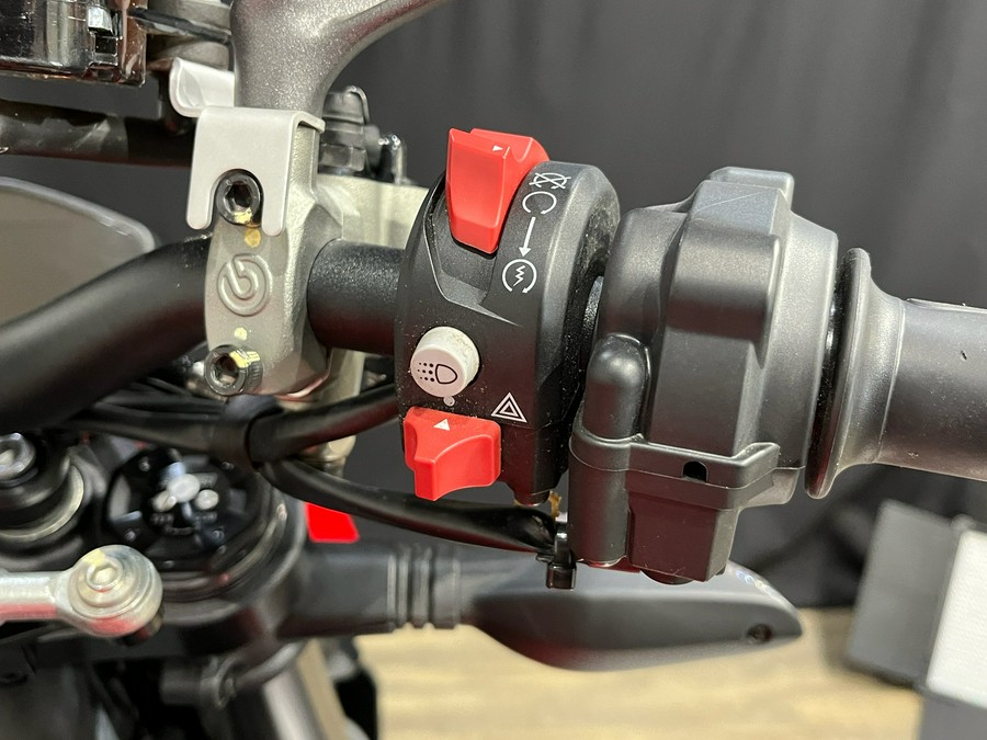 2024 Ducati Streetfighter V2
