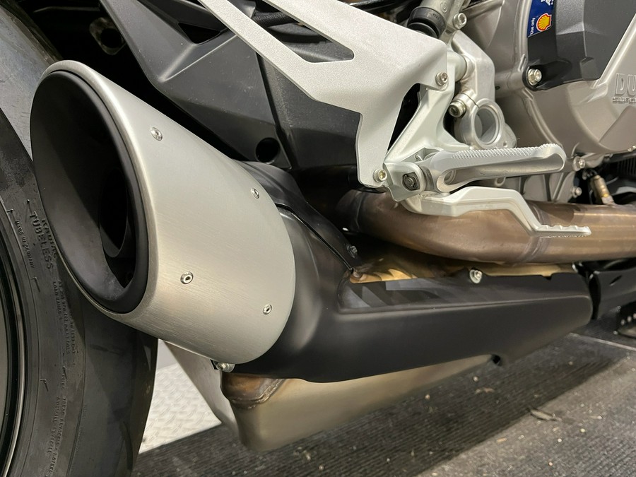 2024 Ducati Streetfighter V2