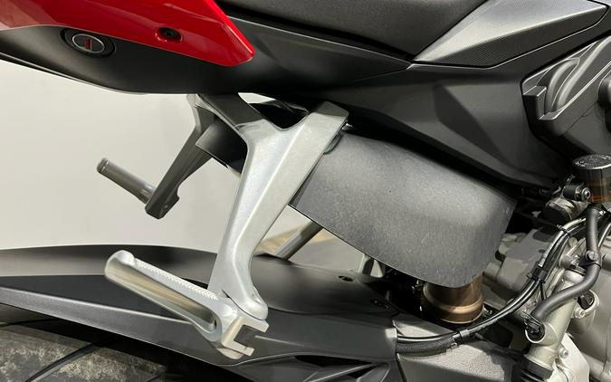 2024 Ducati Streetfighter V2