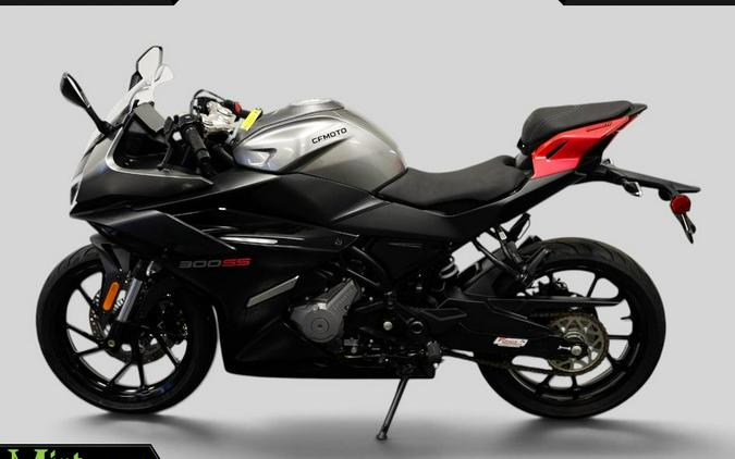 2025 CF MOTO 300 SS