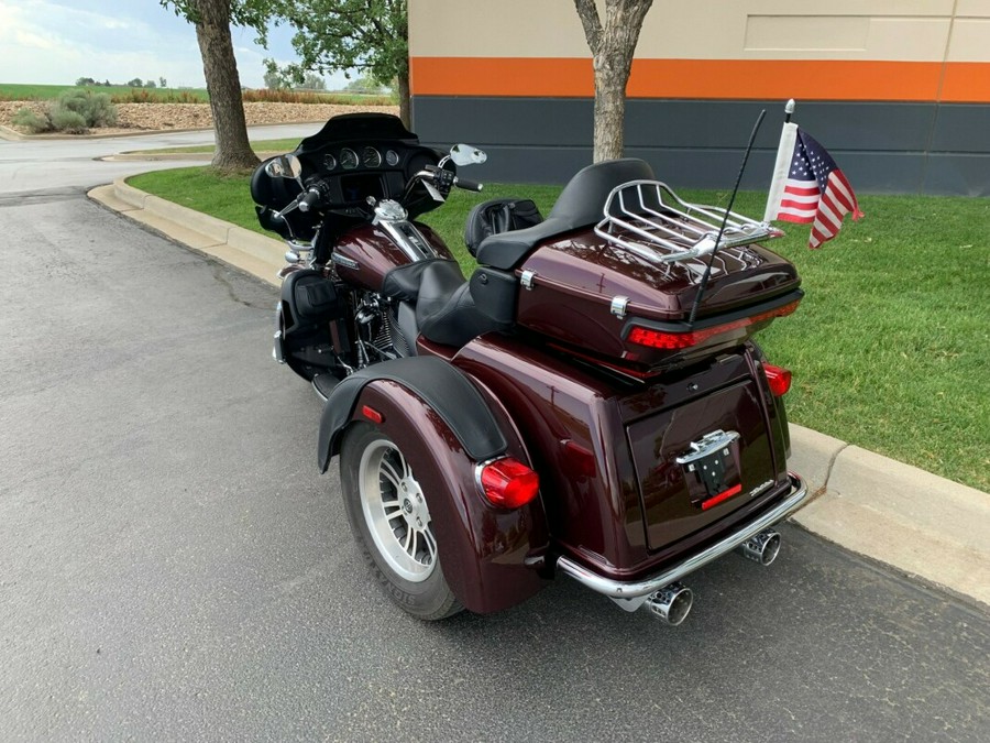 2019 Harley-Davidson Tri Glide Ultra Twisted Cherry